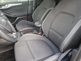 Ford Focus Ford Focus Wagon 1.0 EcoBoost Trend Edition Business | Wegklapbare Trekhaak | Stuur,stoel en voorruitverwarming | Camera achter | Cruisecontrol | Navigatie | - afbeelding nr 8