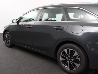 Kia Ceed Sportswagon Kia Ceed Sportswagon 1.6 GDI PHEV DynamicLine  Achteruitrijcamera Stuurverwarming Stoel verwarming Climate control LED Keyless start/ entry Parkeersensoren achter Adaptieve cruise control Lane assist - afbeelding nr 30