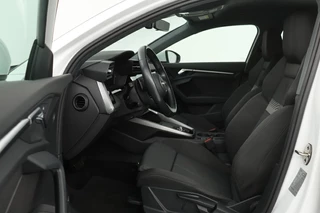 Audi A3 Audi A3 30 TFSI Business Edition | Virtual Cockpit |  Sportstoelen | Carplay | Climate control | Full LED | Cruise control | PDC | Navigatie - afbeelding nr 4
