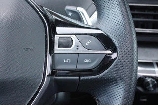 Peugeot 5008 Peugeot 5008 1.2 130PK AUTOMAAT GT PACK BUSINESS | PANORAMISCH SCHUIF/KANTEL DAK | AFNEEMBARE TREKHAAK | ALCANTARA BEKLEDING | FULL LED KOPLAMPEN | FOCAL AUDIO | 19