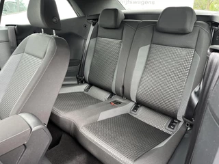 Volkswagen T-Roc Volkswagen T-Roc Cabrio 1.5 TSI Style 150pk Automaat | Adaptieve Cruise | Stoelverwarming | Digitale Cock pit | Dealer onderhouden | Dodehoeksensoren - afbeelding nr 14