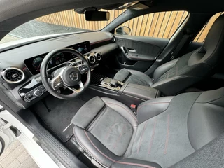 Mercedes-Benz A-Klasse Mercedes A-klasse 200 AMG-styling Automaat | Widescreen Navi | Stoelverwarming | Getint glas | Metallic lak | Parkeersenoren voor en achter | Achteruitrijcamera - afbeelding nr 7