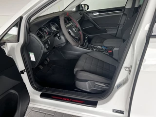 Volkswagen Golf Volkswagen Golf 1.2 TSI / Uitlaatklep / Adaptive Cruise / Stoelverwarming / Spoiler Pakket - afbeelding nr 5