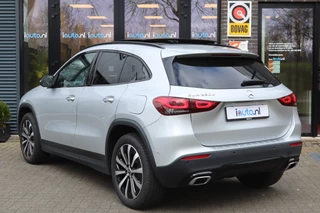 Mercedes-Benz GLA Pano/LED/Leder/Keyless/Camera/Elek. stoelen/Dodehoek/19