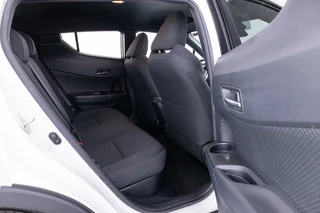 Toyota C-HR Toyota C-HR 1.8 Hybrid Style Automaat *NAVI *unieke km.stand* - afbeelding nr 6