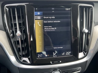 Volvo V60 Navigatie Sportstoelen Stoelverwarming Camera Elek. Bestuurderstoel Leder Trekhaak Dab Carplay NL Auto 1e Eigenaar Plug in Hybride BTW Auto - afbeelding nr 18