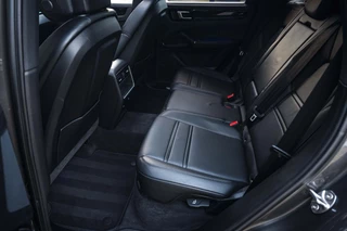 Porsche Cayenne Porsche Cayenne 3.0 E-Hybrid SportDesign Massage PPF 360cam - afbeelding nr 23