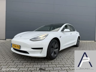 Tesla Model 3 - 70409574-0