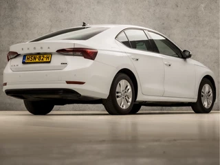 Škoda Octavia Škoda Octavia 1.0 e-TSI Sport Automaat (APPLE CARPLAY, GROOT NAVI, CAMERA, GETINT GLAS, SPORTSTOELEN, STOELVERWARMING, KEYLESS, CRUISE, NIEUWE APK, NIEUWSTAAT) - afbeelding nr 5