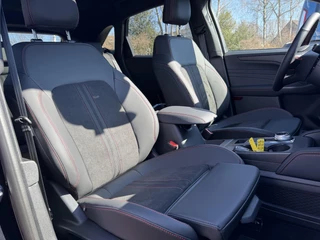 Ford Kuga Ford Kuga 2.5 PHEV ST-Line X SCI | 243pk |  Panoramadak + Technology Pack + Winter Pack + Wegklapbare trekhaak + 19 inch lichtmetalen velgen | Agate black | 2.100 kg trekgewicht - afbeelding nr 13