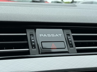 Volkswagen Passat Volkswagen Passat Variant 1.5 TSI Automaat/Trekhaak/Climate control/Stoelverwarming/150PK Keyless entry - afbeelding nr 25