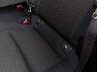 Mazda 3 2.0 e-SkyActiv-X M Hybrid 180pk Comfort | BOSE Sound | Navi | Apple Carplay+Android Auto | Clima | Adap. Cruise | Head-Up | Keyless Entry | Pdc V+A+Camera | Stuur+Stoelverwarming | 18''lm - afbeelding nr 32