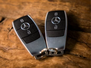 Mercedes-Benz A-Klasse Mercedes-Benz A-Klasse 250 e Business Solution Luxury 218Pk Automaat (GROOT NAVI, SFEERVERLICHTING, WIDESCREEN, CAMERA, LEDER, STOELVERWARMING, SPORTSTOELEN, CRUISE, LANE ASSIST, NIEUWSTAAT) - afbeelding nr 40