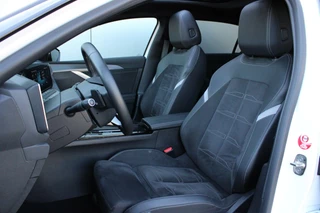 Opel Astra Opel Astra 1.2 Ultimate | GS-Line | Pano | AGR | Camera | Stoelverwarming - afbeelding nr 16