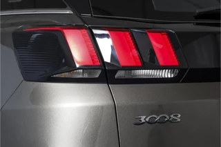 Peugeot 3008 Peugeot 3008 1.2 PureTech 130 PK GT Line | S/K-Panodak | Dig. Cockpit | Cruise | PDC | Camera | NAV | ECC | Elek. Klep | DAB | LM 19