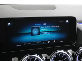 Mercedes-Benz GLA Mercedes-Benz GLA 200 AMG // Camera // Sfeerverlichting // Night Pakket // Augmented Reality // Carplay // 19