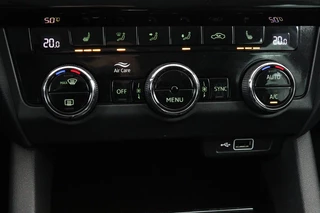 Škoda Octavia Skoda Octavia 1.0 TSI Style | Panoramadak | Stoelverwarming |  Adaptive cruise | Trekhaak | Carplay | Climate control | Sportstoelen - afbeelding nr 30