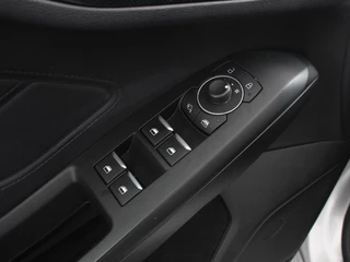 Ford Focus Ford Focus Wagon 1.0 125pk Hybrid Automaat ST Navigatie Climate control cruise control Carplay LM velgen Parkeersensoren Led Matrix koplampen - afbeelding nr 12