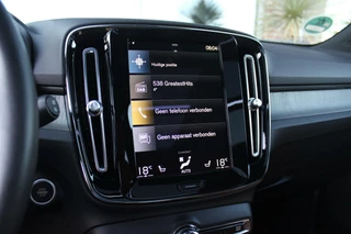 Volvo XC40 ➡️ Volvo XC40 1.5 T5 Recharge Inscription 262 pk | 1e eigenaar | 19 inch | Camera | Dakraam | LED | DAB | Trekhaak | Voorruit verwarming | Telefoon lader | NL auto | inc BTW | - afbeelding nr 20