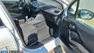 Peugeot 208 Peugeot 208 1.2 PureTech Allure - afbeelding nr 10