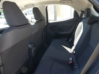 Toyota Yaris Toyota Yaris 1.5 Hybrid Business Plus | Stoelverw | Apple Car-play - afbeelding nr 20