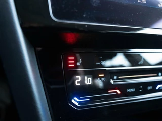 Volkswagen Passat Volkswagen Passat Variant 1.4 TSI PHEV 218pk GTE Business | Navigatie | Camera | Adaptive cruise - afbeelding nr 49