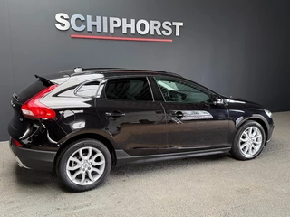 Volvo V40 Volvo V40 V40 Cross Country T3 152pkSummum panorama leer camera - afbeelding nr 2