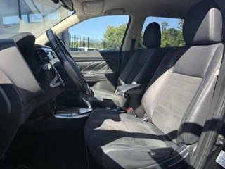 Mitsubishi Outlander Mitsubishi Outlander 2.0 PHEV Business Edition 2e Eigenaar,Navi,Camera,Trekhaak,Leder,Clima,Cruise,Apk tot 01-2026 - afbeelding nr 6