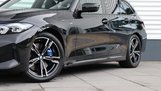 BMW 3 Serie BMW 3 Serie Touring 330i M-Sport | Adaptieve Cruise Control | Shadow-Line | Achteruitrijcamera | HiFi - afbeelding nr 17