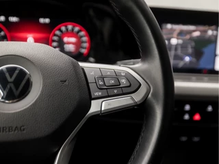 Volkswagen Golf Automaat (APPLE CARPLAY, GROOT NAVI, STUUR/STOELVERWARMING, GETINT GLAS, SPORTSTOELEN, PARKEERSENSOREN, ADAPTIVE CRUISE, DAB+, NIEUWE APK, NIEUWSTAAT) - afbeelding nr 21