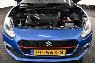 Suzuki Swift | Adapt. Cruise |Stoelverw. | Camera | NAV + App. Connect | ECC | Afn. Trekhaak | LM 16