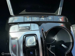 Hyundai Tucson Hyundai Tucson 1.6 T MHEV BlackLine 4WD Automaat , Trekhaak 1.650kg Trekgewicht ,  Panorama Dak , Stoel & Stuur verwarming ,  Navigatie & Camera , Parkeerhulp voor & achter, Keyless entry , Electr Achter klep , IQ telefoonlader - afbeelding nr 26