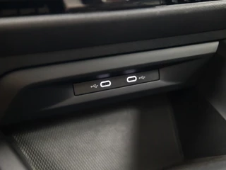 Volkswagen Golf (APPLE CARPLAY, GROOT NAVI, ADAPTIVE CRUISE, TREKHAAK ELEKTRISCH, KEYLESS START, SPORTSTOELEN, DAB+, LED KOPLAMPEN, NIEUWE APK, NIEUWSTAAT) - afbeelding nr 26