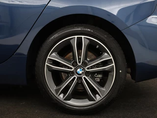 BMW 1 Serie BMW 1-serie 118i Intro Ed. | Carplay | Full LED | Sportstoelen  | Navigatie | Climate control | Bleutooth | PDC | Trekhaak | Sfeerverlichting - afbeelding nr 33