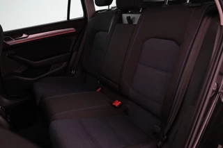 Volkswagen Passat Navigatie, Apple carplay, Climate, - afbeelding nr 19