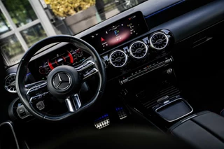 Mercedes-Benz A-Klasse Mercedes A-klasse A200 AMG|FACELIFT|PANO|BURMESTER|CAMERA - afbeelding nr 19