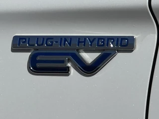Mitsubishi Outlander Mitsubishi Outlander 2.0 PHEV Executive Edition Camera Navigatie systeem Cruise Led verlichting - afbeelding nr 35