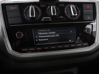Volkswagen up! Volkswagen Up! 1.0 BMT high up! | Cruise control | Airco |  Bleutooth | LMV 15 inch | Parkeersensoren achter | Radio | LED dagrijverlichting - afbeelding nr 17
