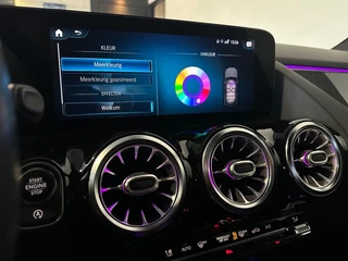 Mercedes-Benz GLA Mercedes-Benz GLA 180 BNS SOL. AMG-LINE l STOELVER l CAMERA l SFEERVERL l 19INCH l - afbeelding nr 26