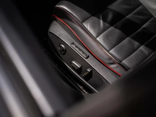 Volkswagen Golf Volkswagen Golf 2.0 TSI GTI CLUBSPORT|PANO|NÜRBURG|HEAD-UP - afbeelding nr 11