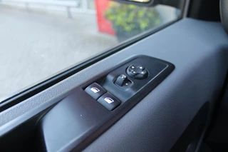 Peugeot Expert Peugeot Expert 2.0 BlueHDI 120PK L2 PREMIUM | TREKHAAK | NAVIGATIE | APPLE CARPLAY/ANDROID AUTO | LAADRUIMTE PAKKET | DODEHOEK DETECTIE | PARKEERSENSOREN VOOR EN ACHTER | 3-ZITS | CRUISE CONTROL | AIRCO | DAB+ RADIO | - afbeelding nr 24