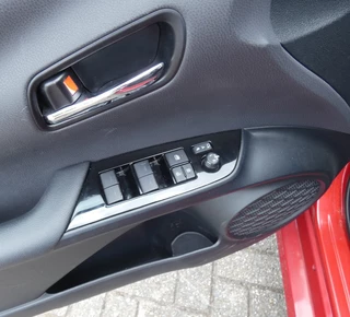 Toyota Prius Toyota Prius 1.8 EXECUTIVE,Camera,JBL,Keyless,Navi,Dodehoek - afbeelding nr 12