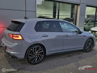 Volkswagen Golf Volkswagen Golf 2.0 TSI GTI Panorama/Camera/Virtual/Trekhaak - afbeelding nr 2
