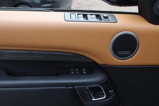 Land Rover Discovery Land Rover Discovery 2.0 Td4 HSE Luxury / Trekhaak / Panoramadak / Camera / 22'' / Luchtvering / Keyless / DAB / Cruise Control - afbeelding nr 30