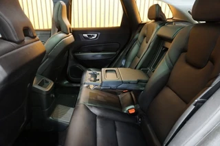 Volvo XC60 Volvo XC60 2.0 T8 TWIN ENGINE AWD INSCRIPTION AUTOMAAT/ PANODAK - afbeelding nr 27
