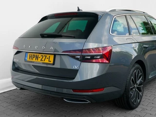 Škoda Superb Skoda Superb Combi 1.4 TSI iV 218pk Laurin & Klement | Leder | Panoramadak | 360 Camera | Trekhaak - afbeelding nr 36