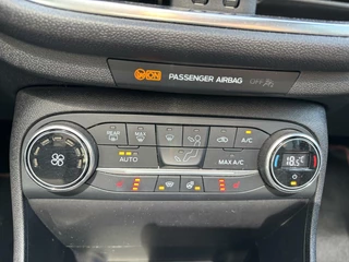 Ford Fiesta Ford Fiesta 1.0 EcoBoost ST-Line 100PK Winterpack Panodak Cruise Navi Climate Carplay Full-LED Parkeersensoren Achter Privacy Glass 18'' Inch Velgen *Sportief* - afbeelding nr 18