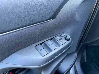 Toyota Yaris Cross Navi|Carplay|PDC V+A|Dodehoek|Stoel en stuurverwarming| - afbeelding nr 8