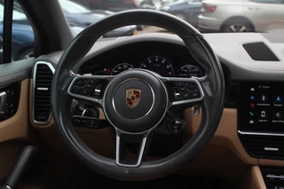 Porsche Cayenne Porsche Cayenne 3.0 E-Hybrid Platinum Edition / Trekhaak / Panoramadak / 360Camera / 22'' / Matrix LED / Luchtvering / Sportdesign / Sportchrono / Keyless / Stoelventilatie / Stuurverwarming / Dodehoek / DAB / ACC - afbeelding nr 17