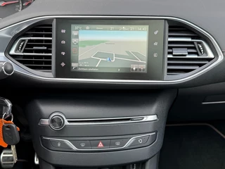 Peugeot 308 Peugeot 308 2.0 BlueHDI 150PK GT-Line Navi Pano Trekhaak Camera NW APK! - afbeelding nr 14
